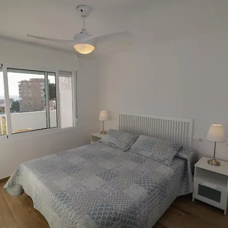 New, Sunny, Near The With Sea Views Apartmán *