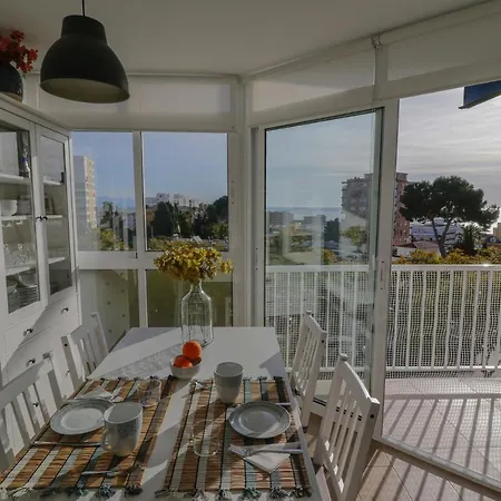 Apartmán New, Sunny, Near The With Sea Views Benalmádena