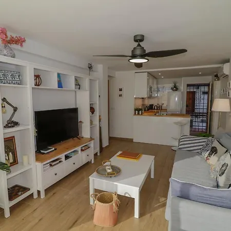New, Sunny, Near The With Sea Views Apartment *